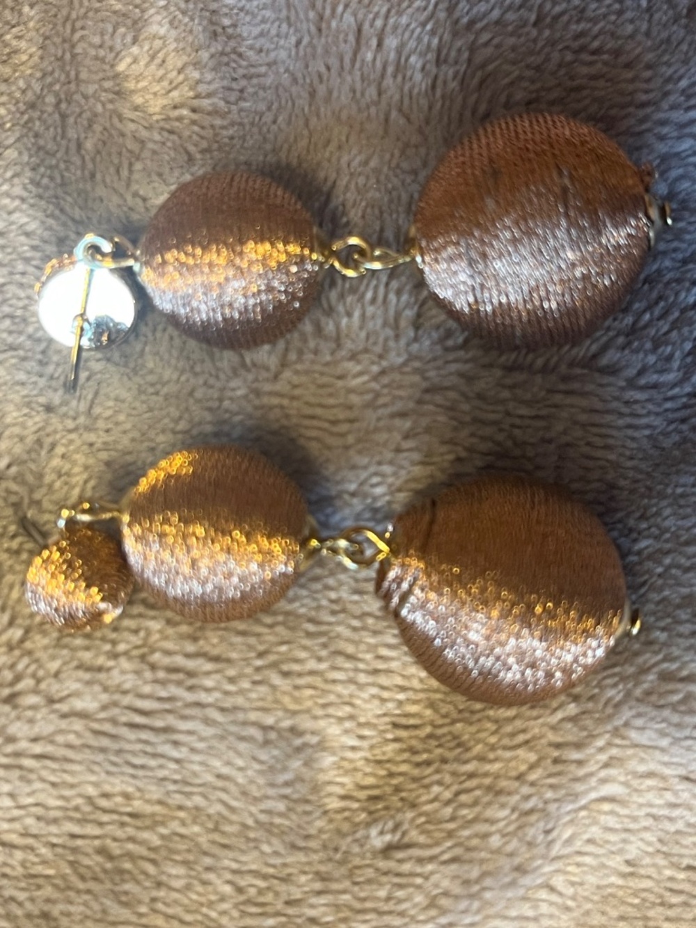 Gold earrings - Picture 2 of 2